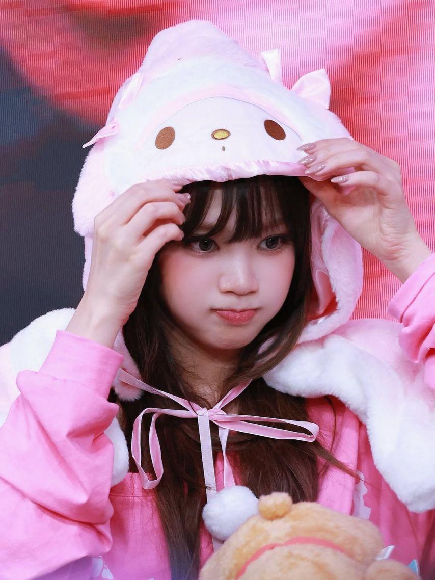 LE SSERAFIM (르세라핌) 김채원14