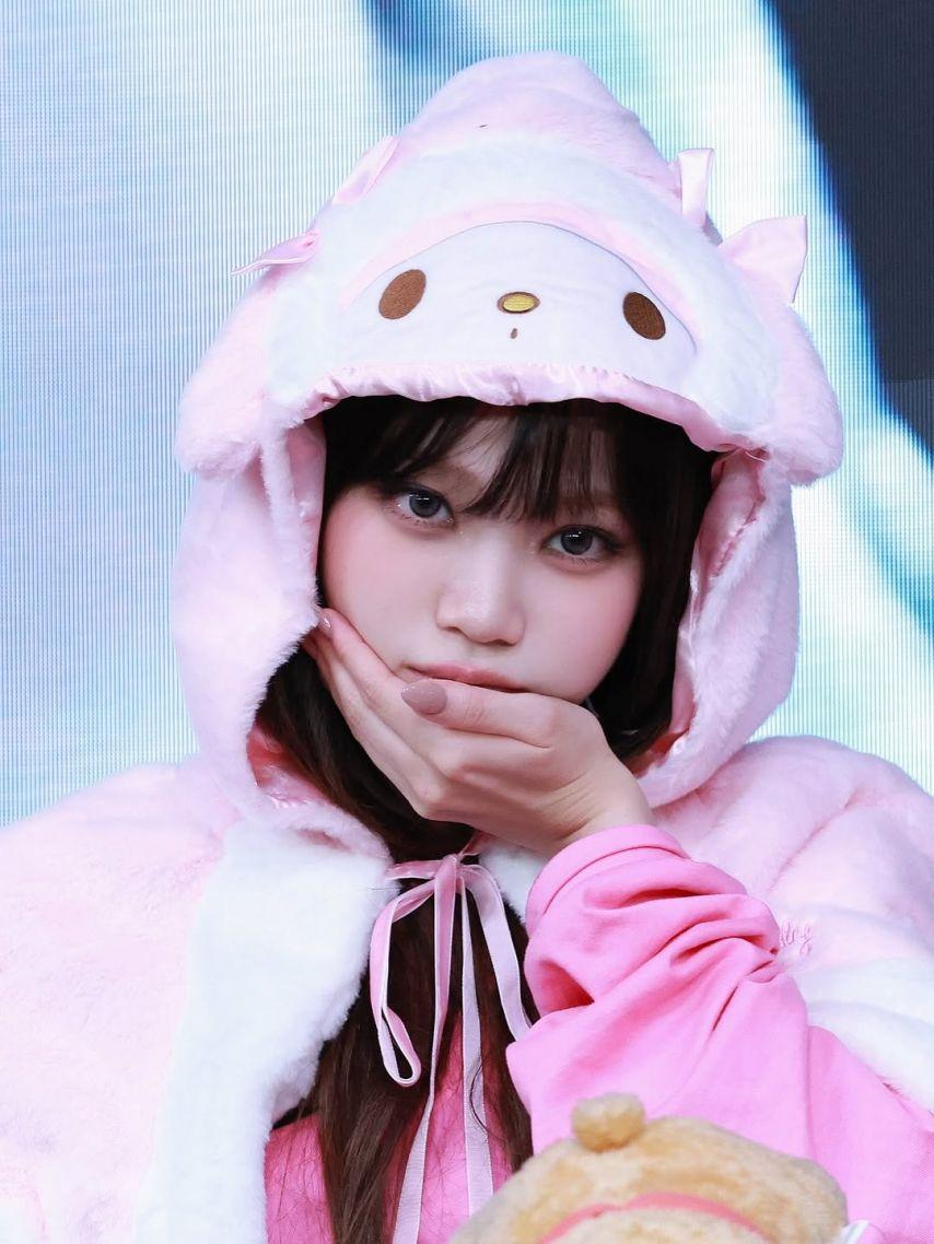 LE SSERAFIM (르세라핌) 김채원15