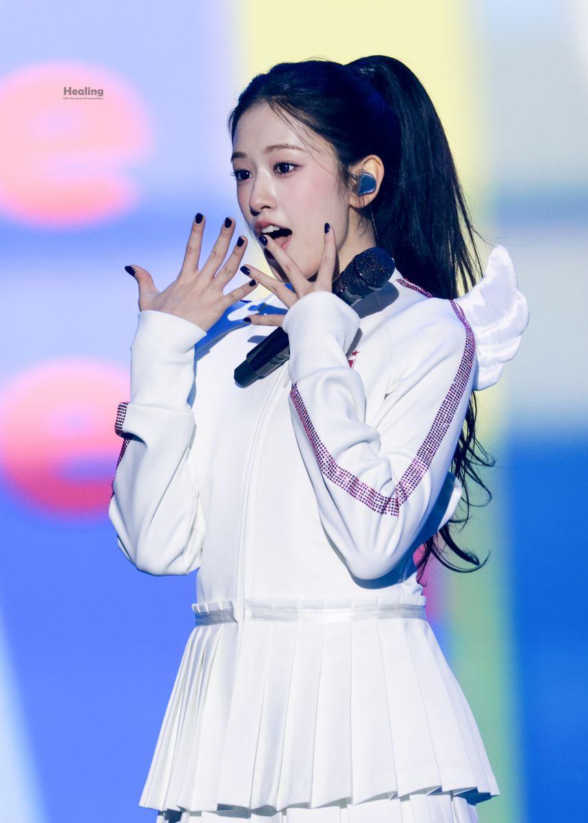 아이브 안유진2