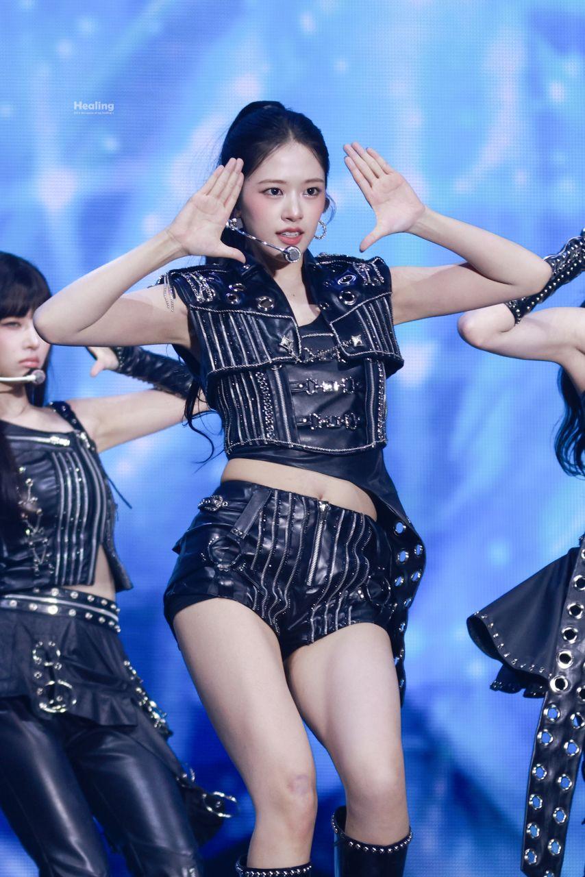 아이브 안유진3