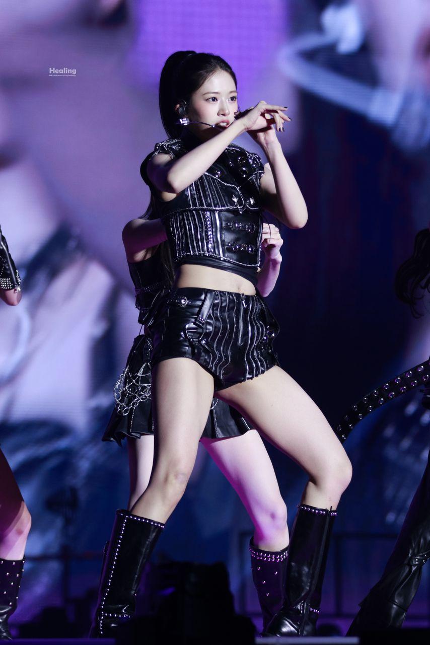 아이브 안유진4