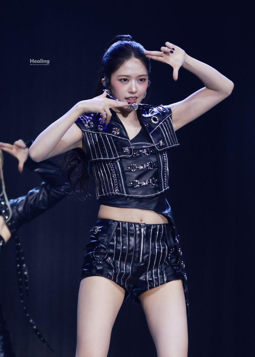 아이브 안유진7