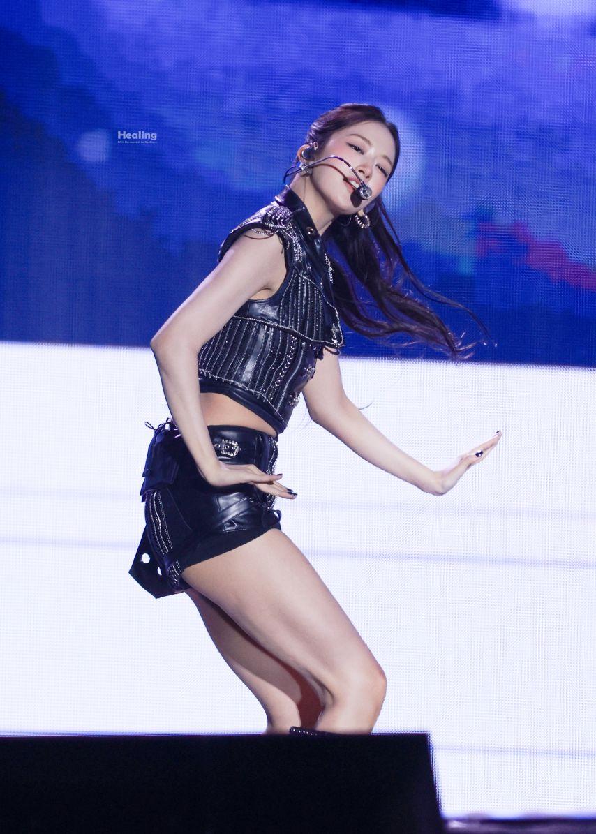 아이브 안유진9