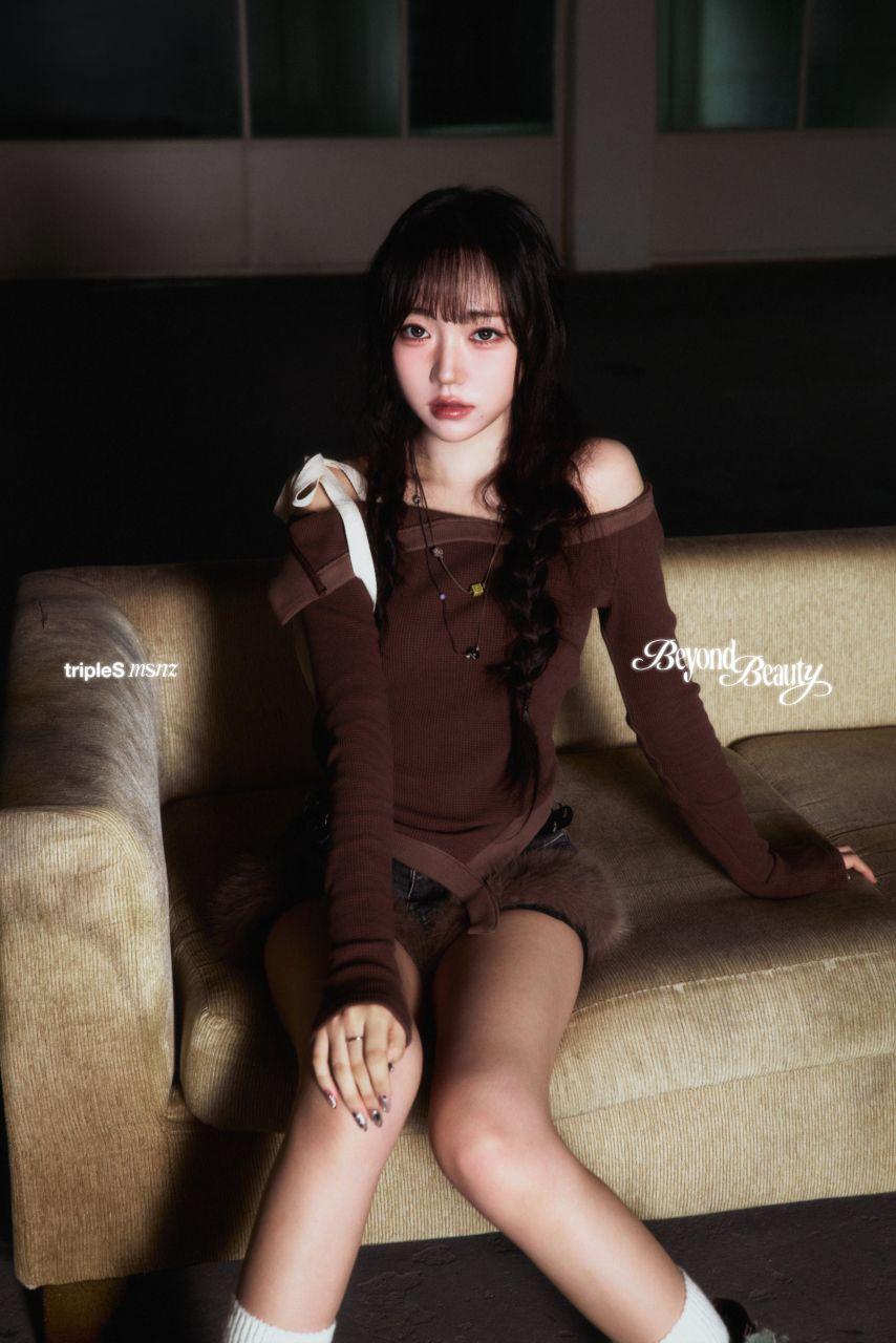 tripleS msnz <Beyond Beauty> moon ver.1