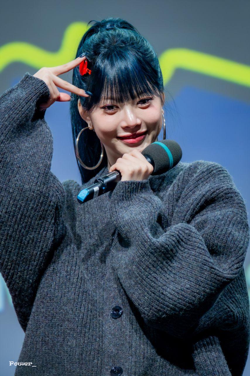 르세라핌 홍은채1