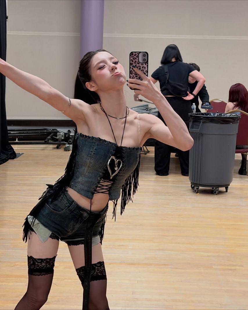 희진 ARTMS아르테미스 인별19