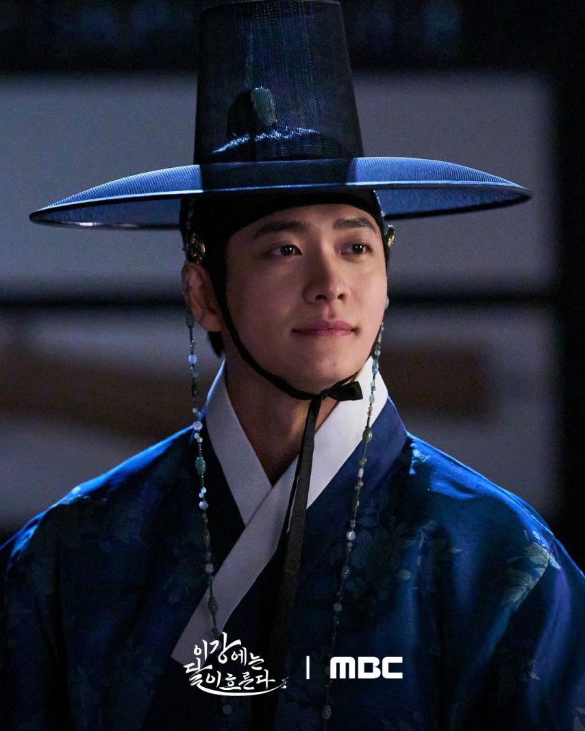 김세정 강태오 이강에는달이흐른다/ 김세정 롱샴0