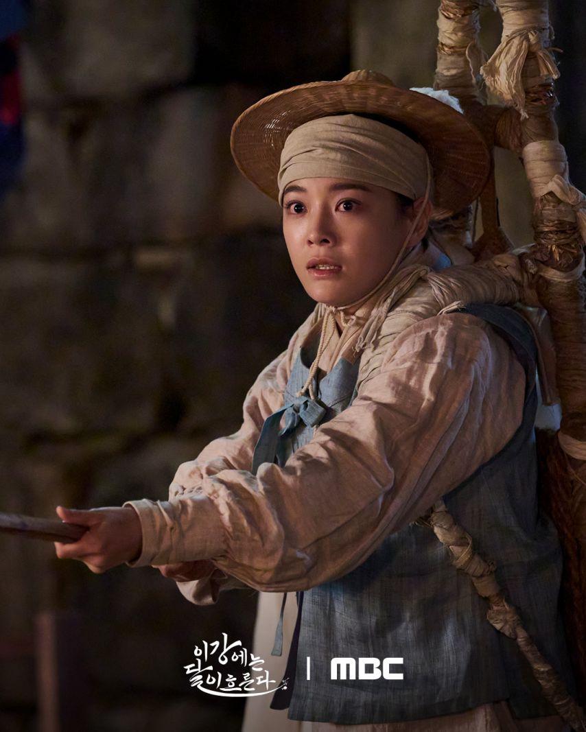 김세정 강태오 이강에는달이흐른다/ 김세정 롱샴1