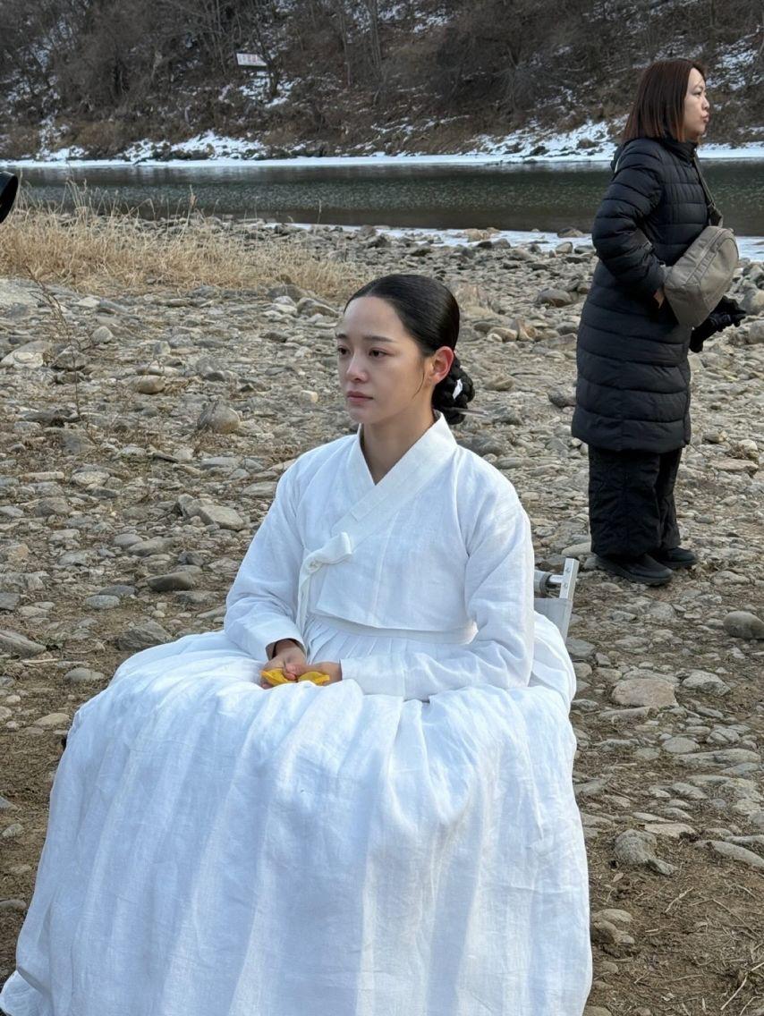 김세정 강태오 이강에는달이흐른다/ 김세정 롱샴14