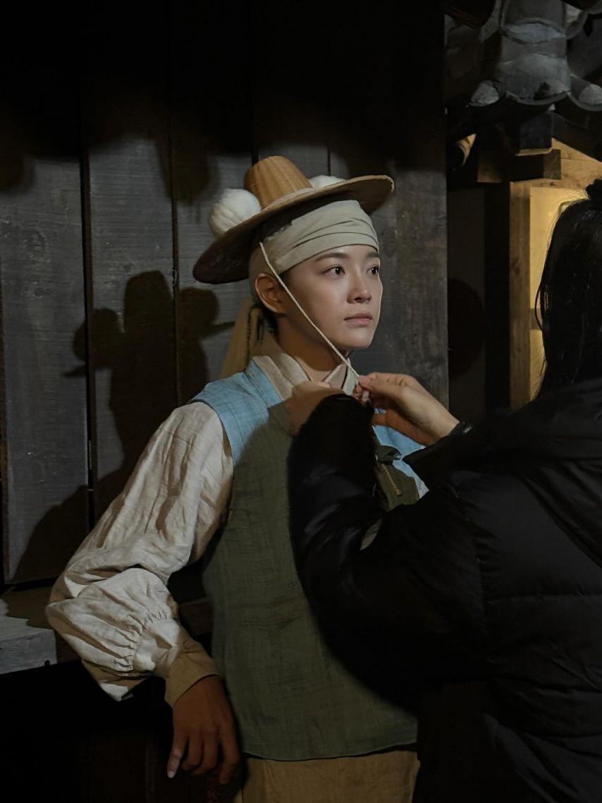 김세정 강태오 이강에는달이흐른다/ 김세정 롱샴16