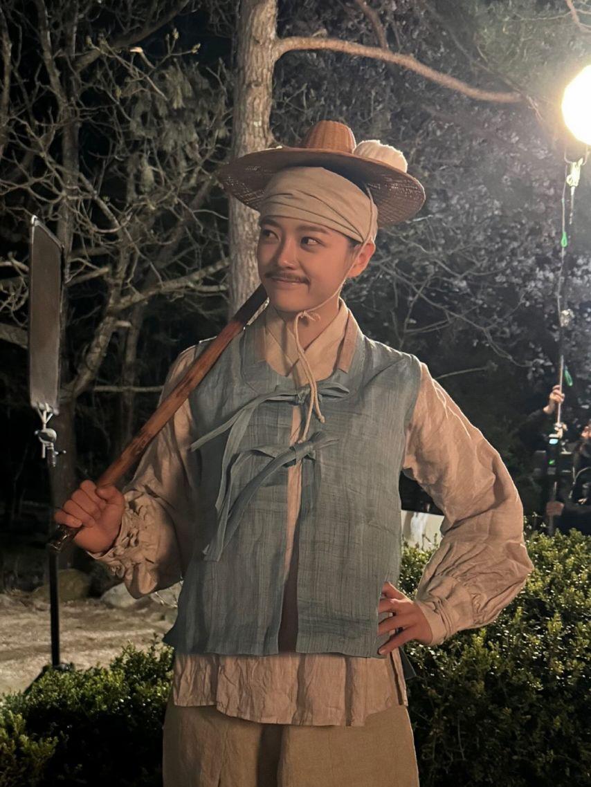 김세정 강태오 이강에는달이흐른다/ 김세정 롱샴17