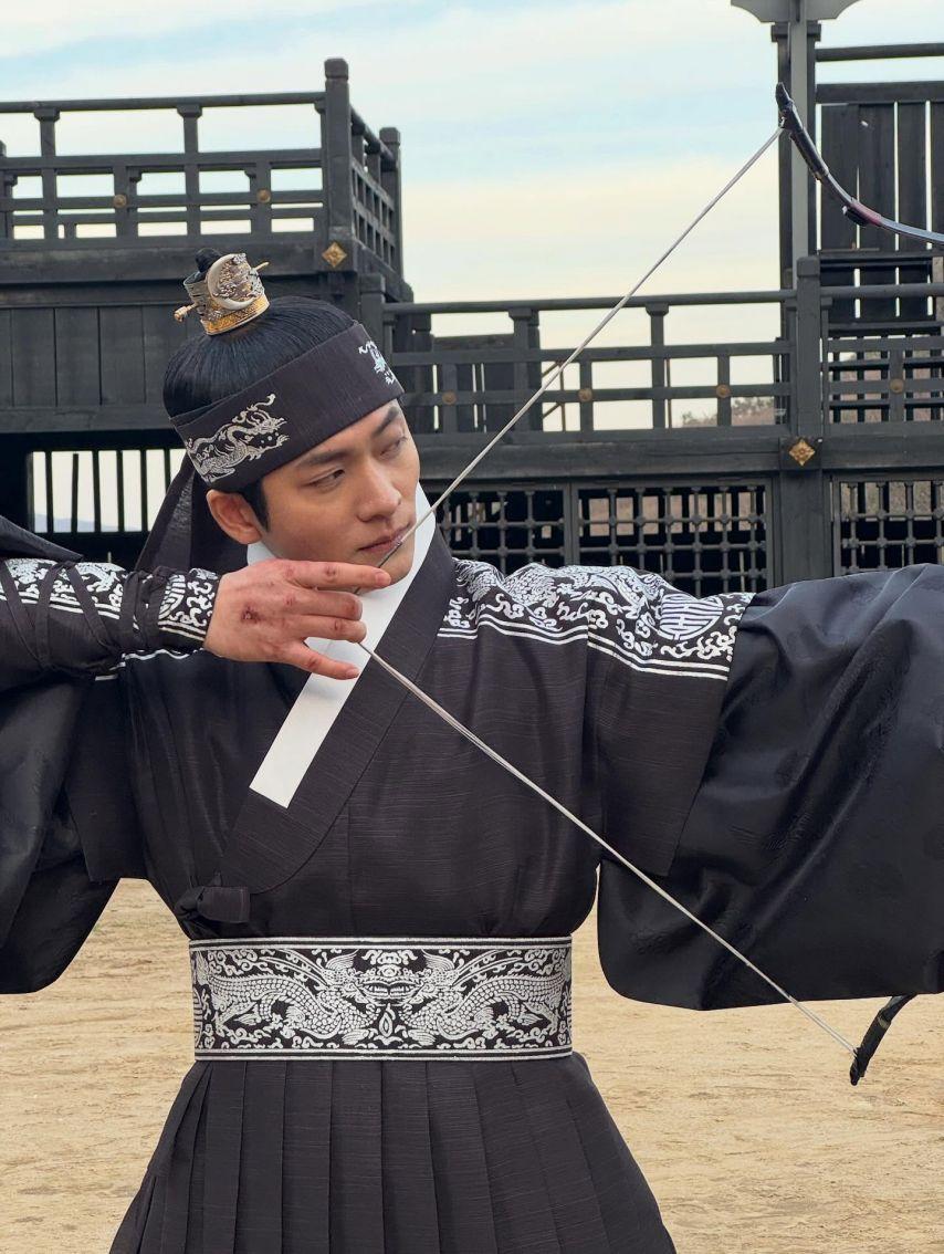 김세정 강태오 이강에는달이흐른다/ 김세정 롱샴20