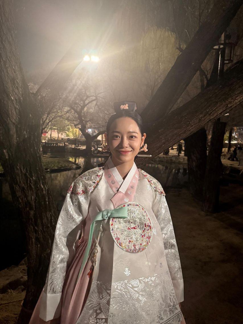 김세정 강태오 이강에는달이흐른다/ 김세정 롱샴8