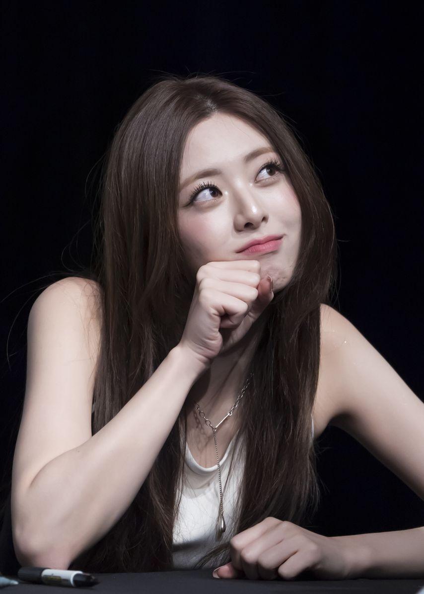 ITZY 유나10