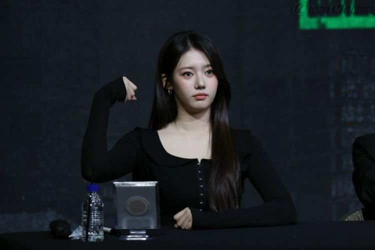 베이비몬스터 로라0