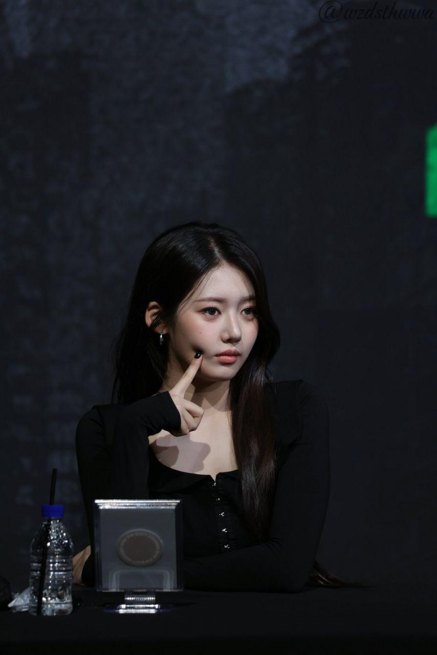 베이비몬스터 로라4