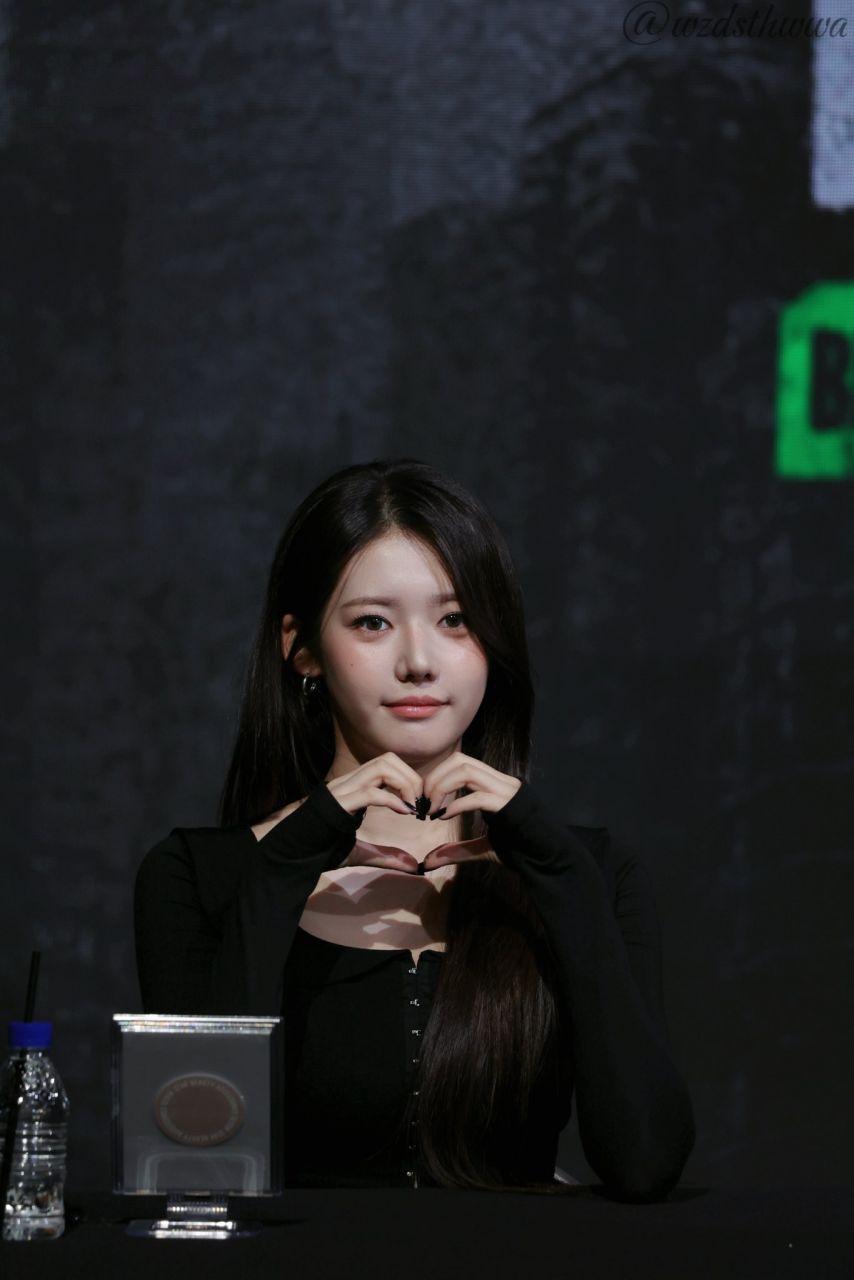 베이비몬스터 로라5