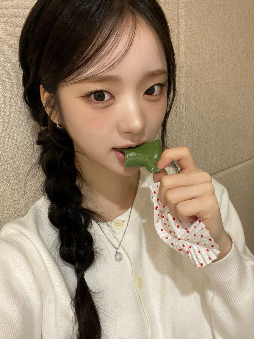 아이칠린 예주, 초원, 채린, 이지16