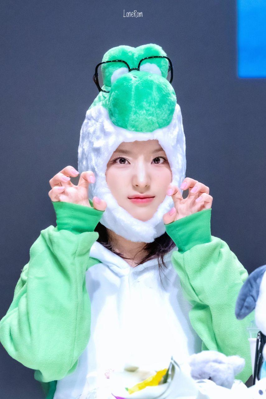 프로미스나인 전 멤버 이새롬3