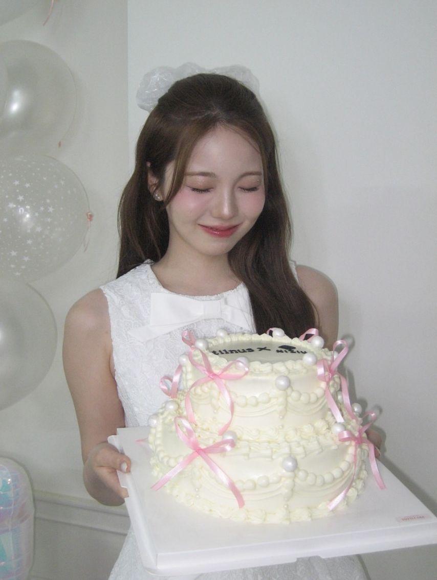 니쥬 (NiziU) 아야카1