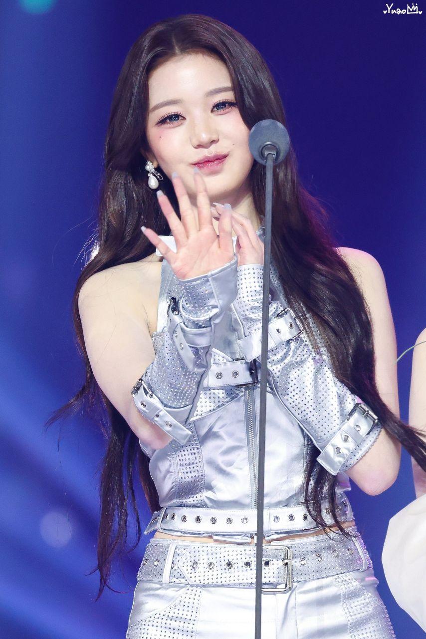 아이브 장원영 25111510