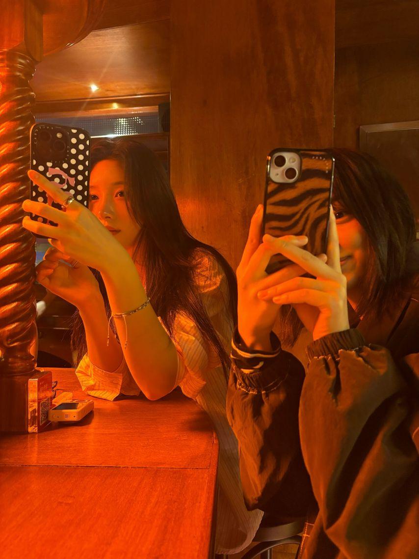 유연정 인별 with 청하 강미나 정채연6