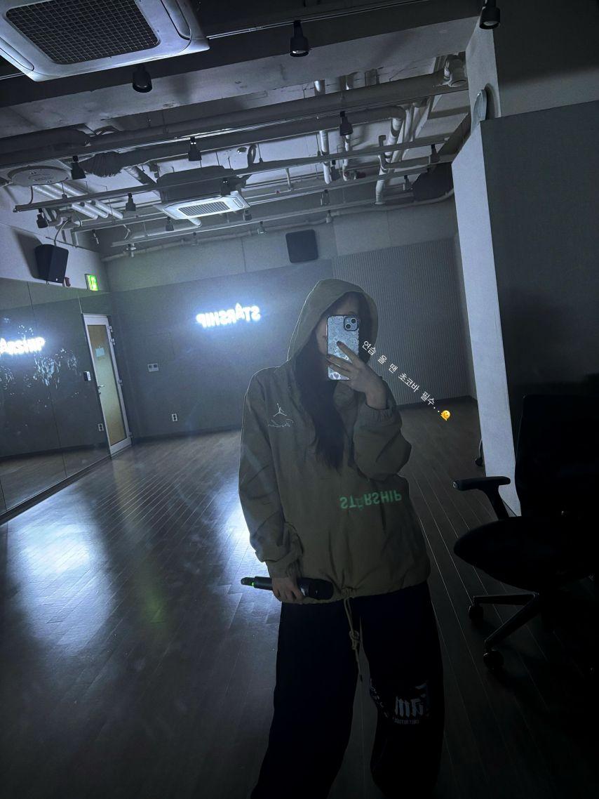 유연정 인별 with 청하 강미나 정채연8