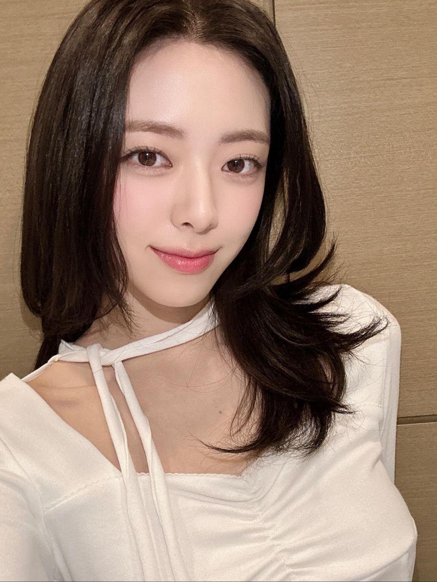 효정 오마이걸 with 있지 볼륨읖높여요/ 미미 푹쉬면다행이야8