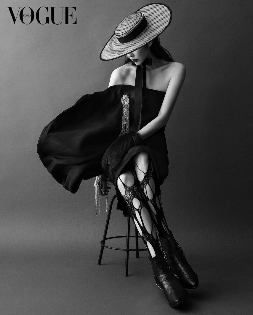 오늘자 배우 고현정 인스타그램(잡지 VOGUE 화보).JPG0