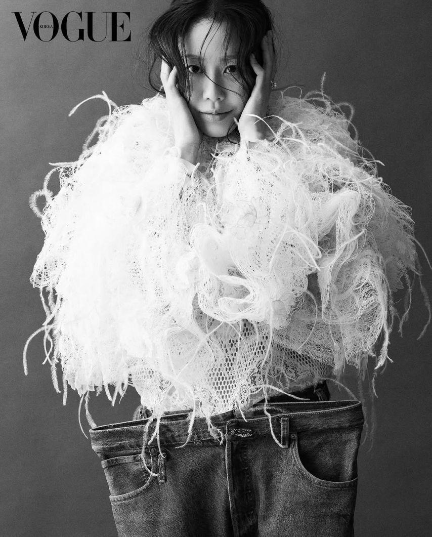 오늘자 배우 고현정 인스타그램(잡지 VOGUE 화보).JPG3