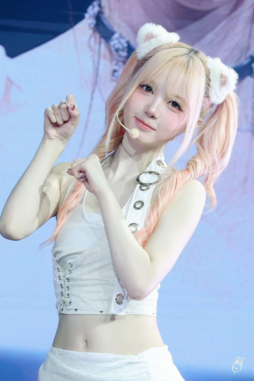 트리플에스 김채원4