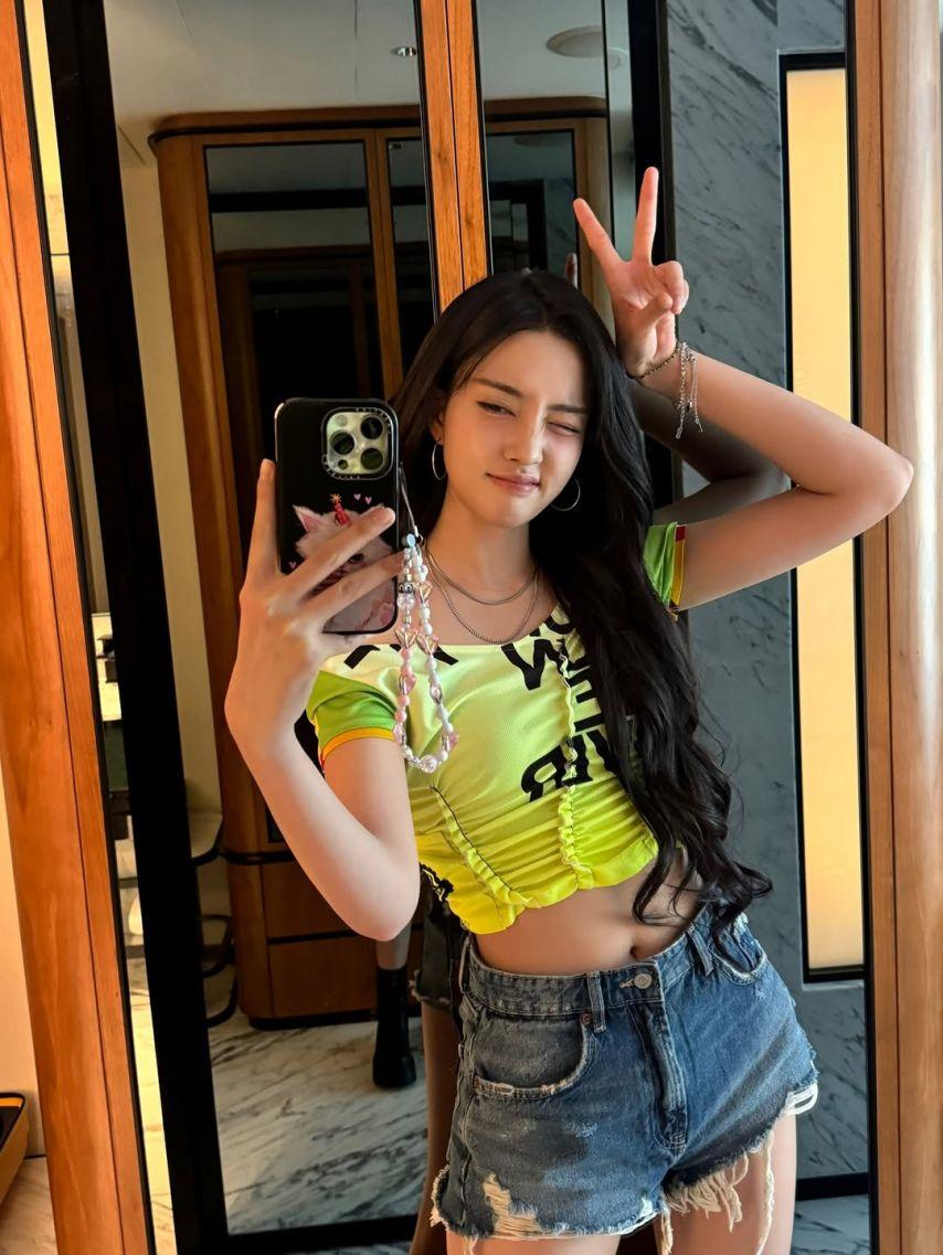 STAYC (스테이씨) 윤5