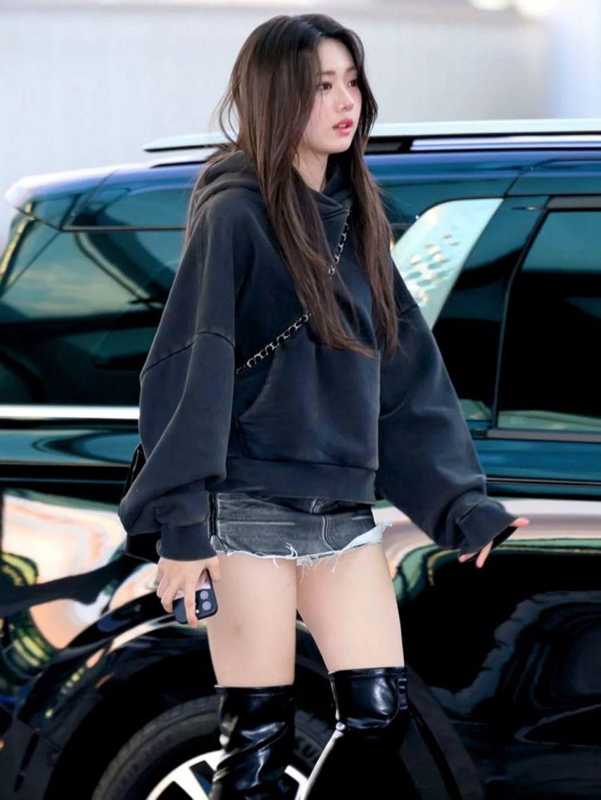 BABYMONSTER (베이비몬스터) 로라0