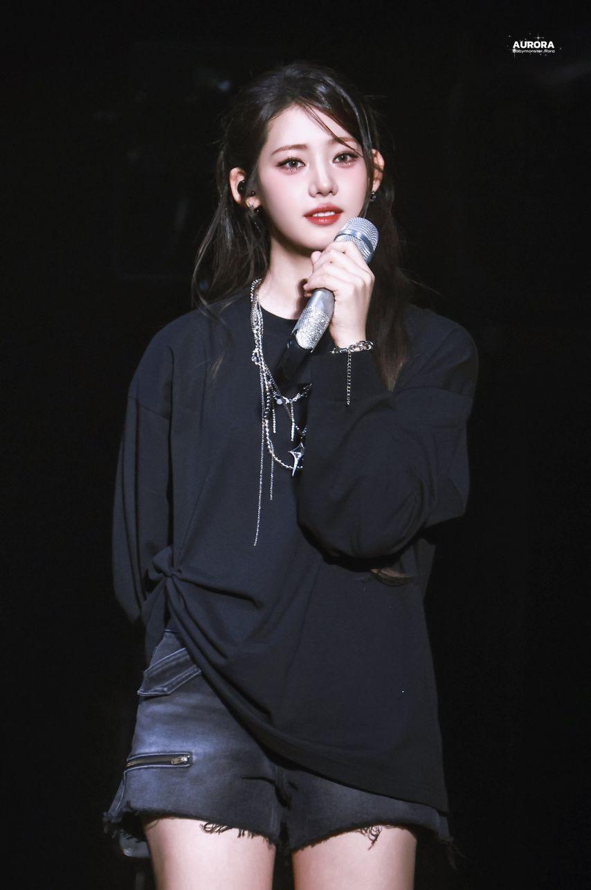 베이비몬스터 로라1