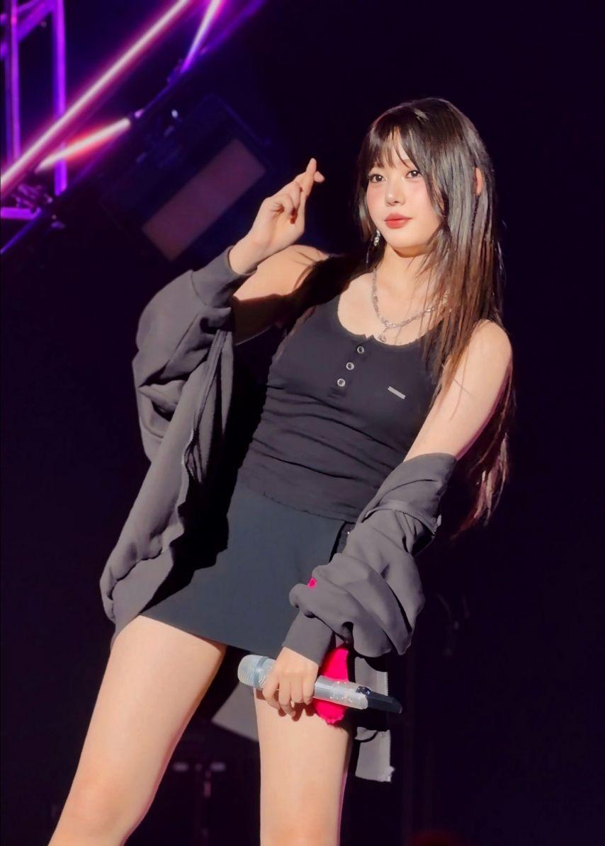 베이비몬스터 로라5