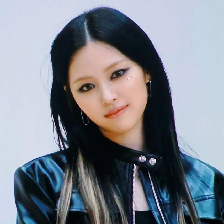 ITZY (있지) 류진4