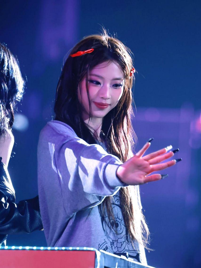 BABYMONSTER (베이비몬스터) 루카4