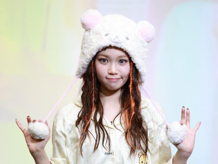 르세라핌 채원3