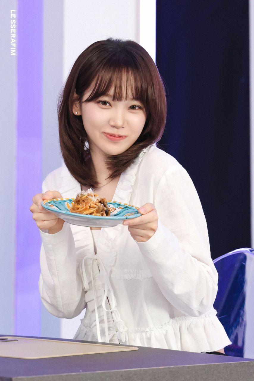 르세라핌 채원43