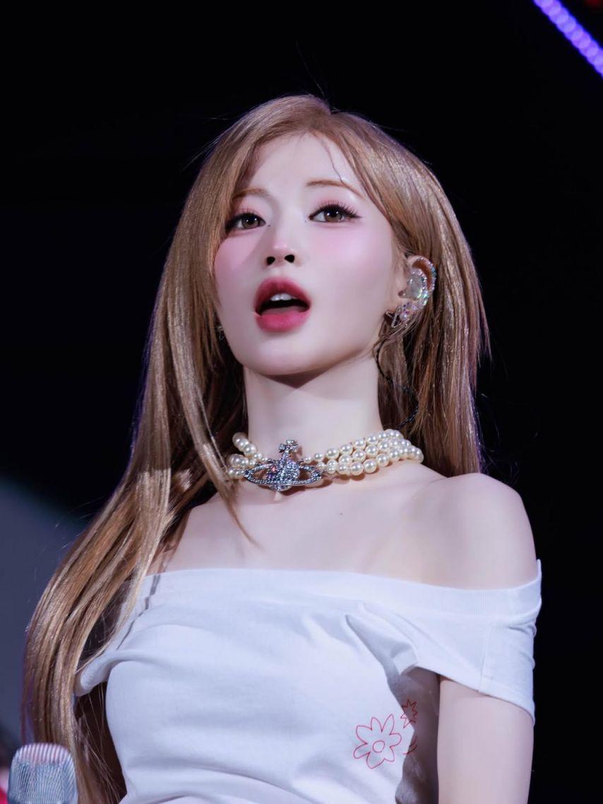 BABYMONSTER (베이비몬스터) 아사1