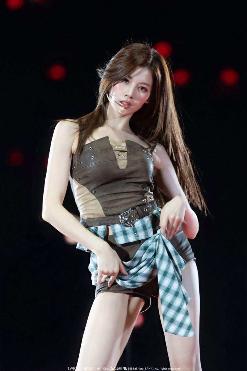 사나 TWICE트와이스 251123/ 2511210