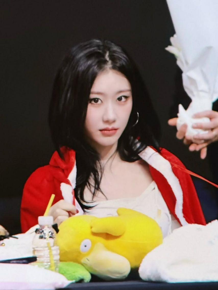 ITZY (있지) 채령11