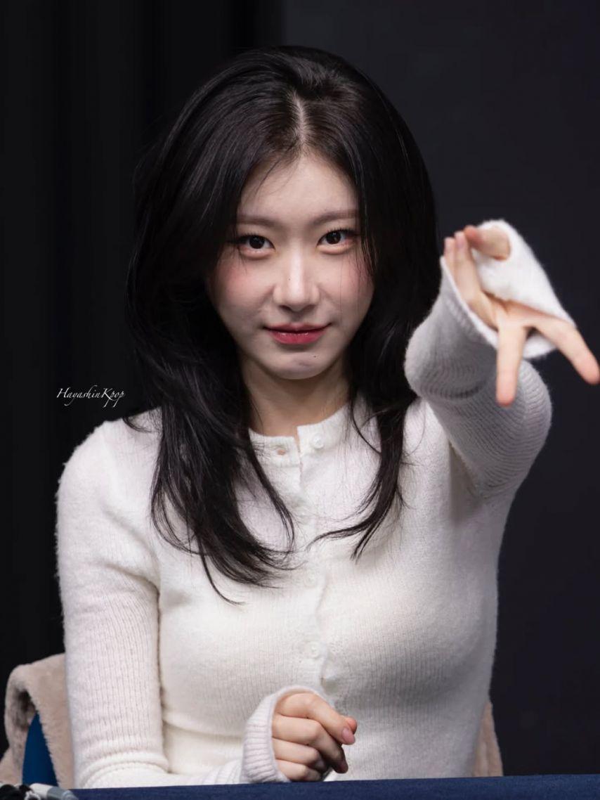 ITZY (있지) 채령5