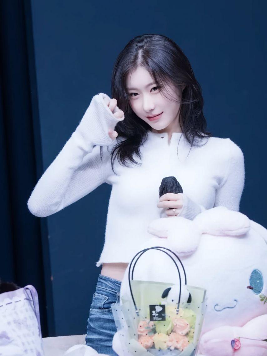 ITZY (있지) 채령9