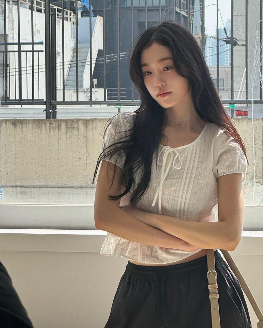 00년생 노윤서.jpg1