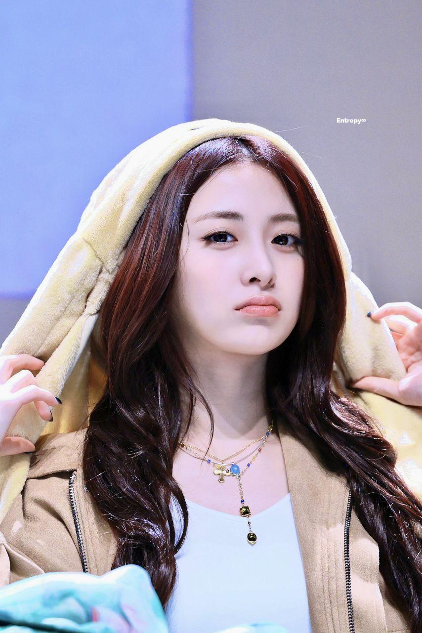 르세라핌 허윤진1