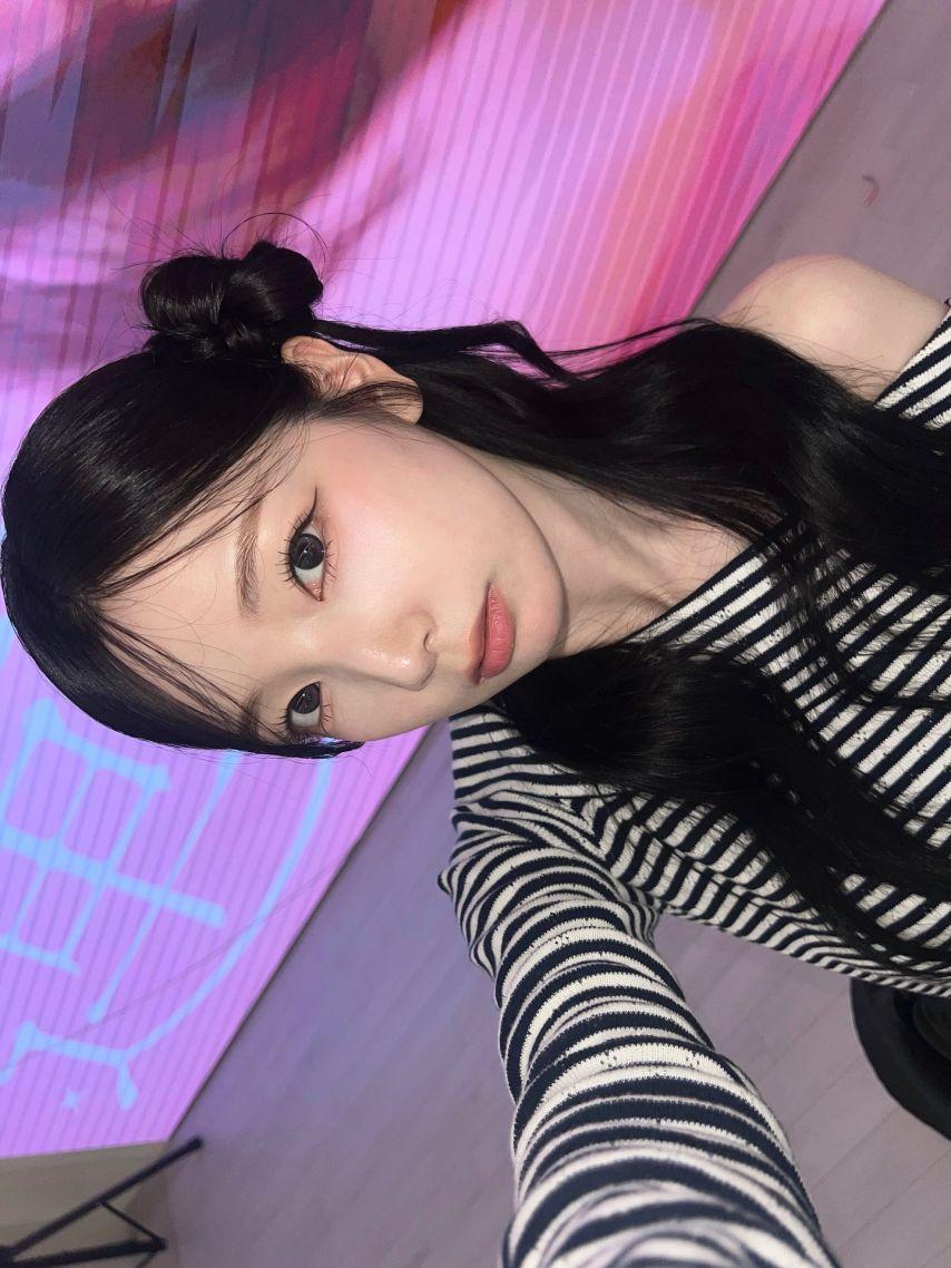 연희/ 수윤 로켓펀치 인별18