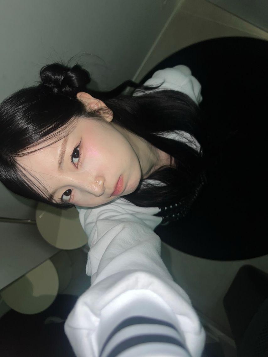 연희/ 수윤 로켓펀치 인별8