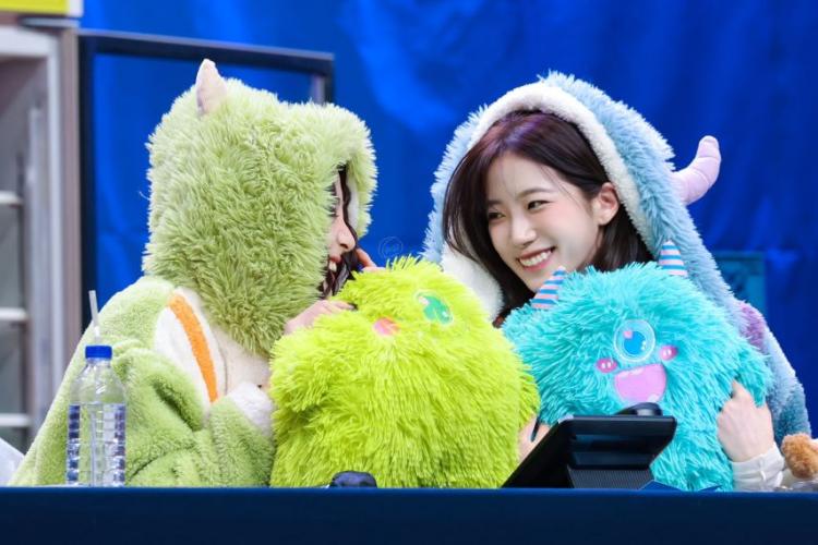 르세라핌 카즈하 허윤진 2511306