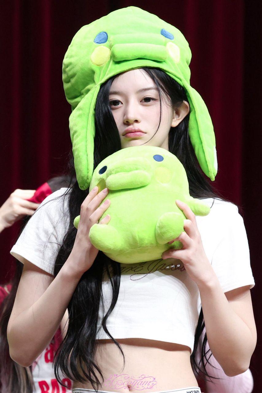 아일릿 민주 (with 윤아)1